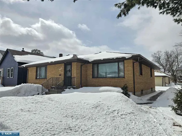 2405 3rd Ave E, Hibbing, MN 55746