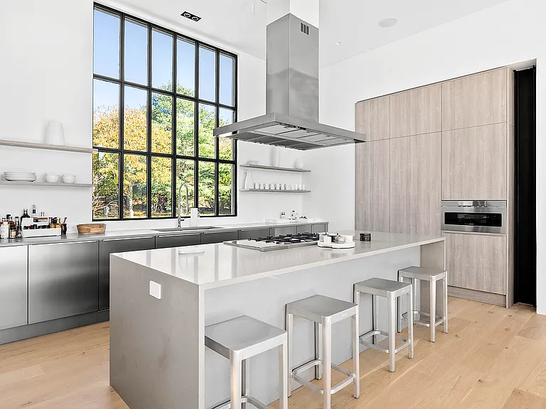 179 Montauk Hwy — Photo 12