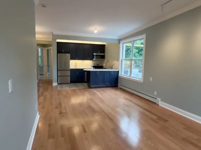 Landscape Ave — Photo 2