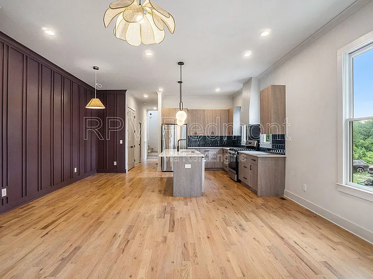 1081 Hill St SE #B — Photo 12