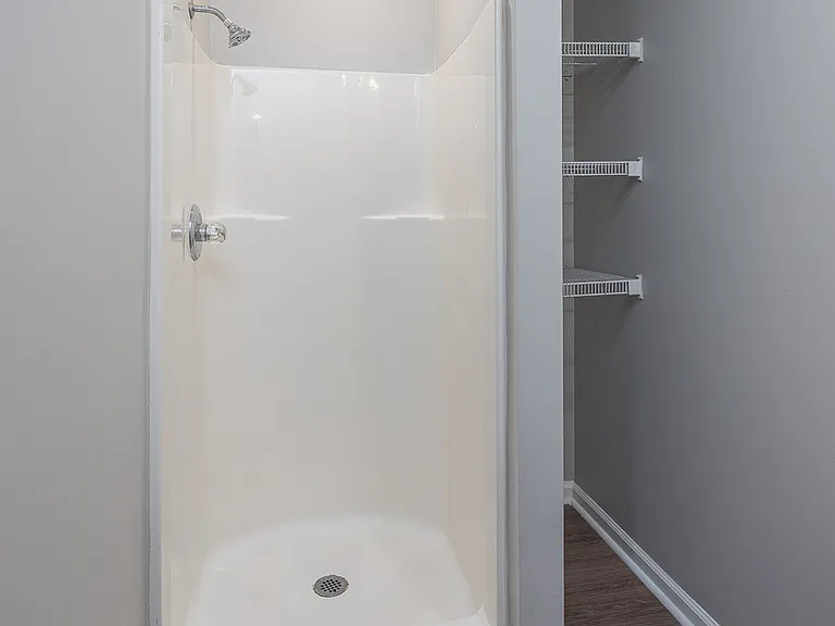 3317B Niagara Dr — Photo 9