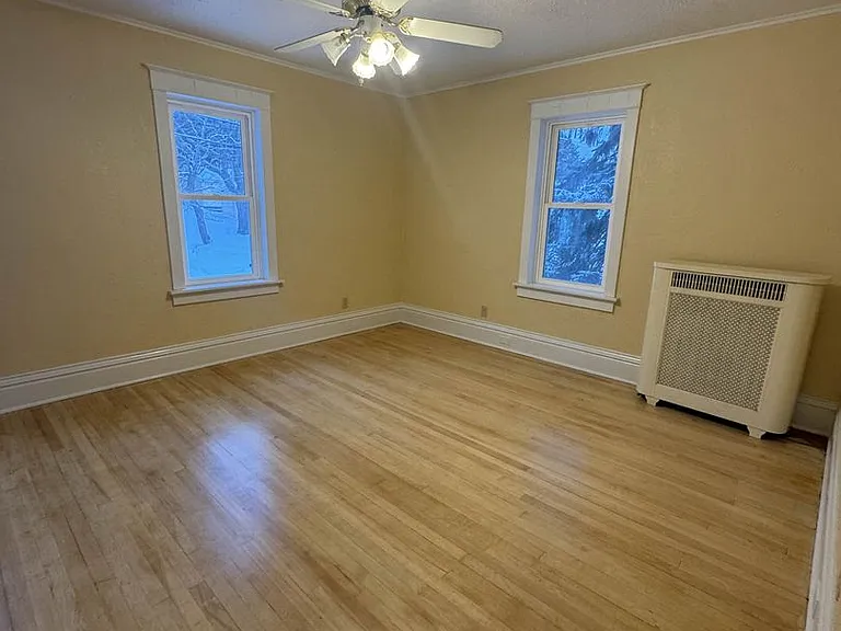 408 W Douglass Ave — Photo 19