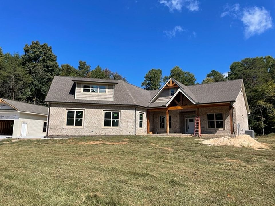 1st image of 800 Davis Ln