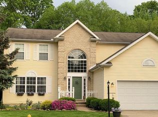 221 Adena Trce, Akron, OH 44321