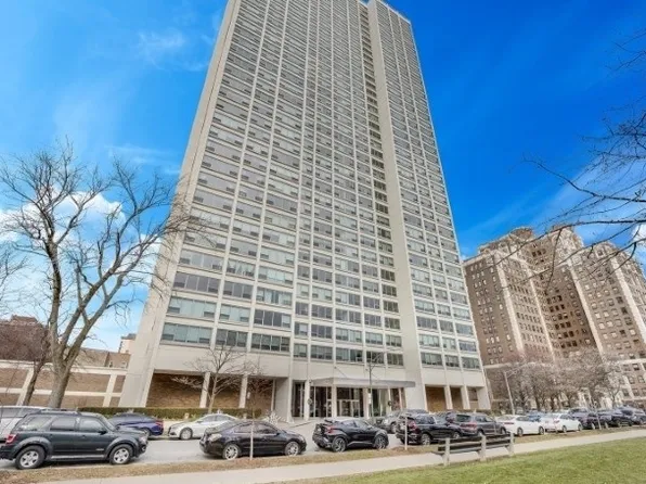 1700 E 56th St APT 801, Chicago, IL 60637
