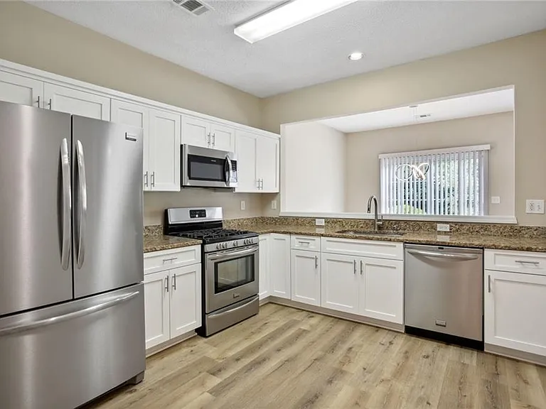 3611 Elkhorn Ct — Photo 11