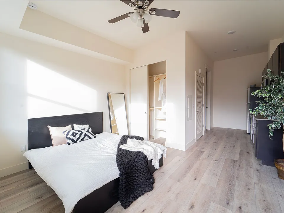 Capitol Hill Apartments