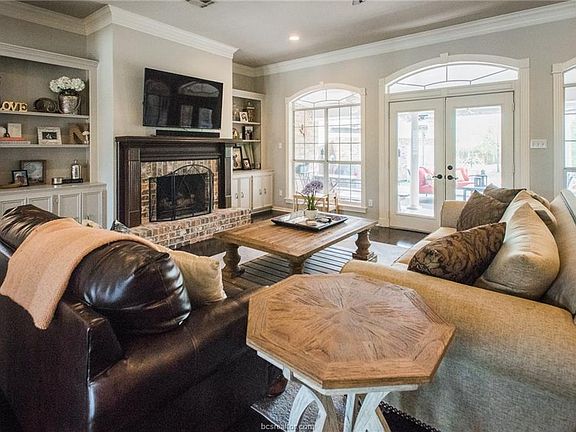 5th image of 4604 Oakmont Cir