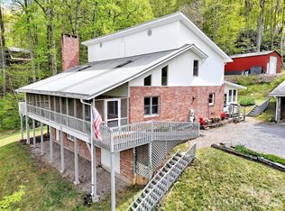 487 Julia Ln, Maggie Valley, NC 28751