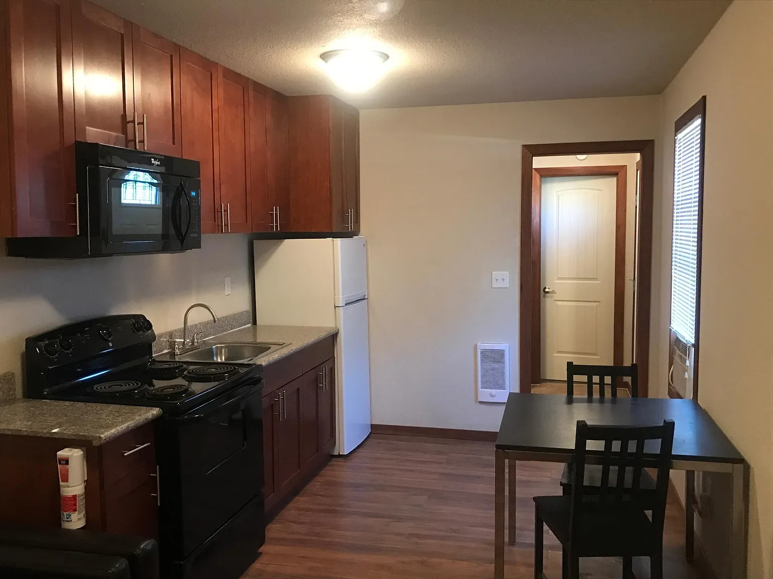 200 Anderson St NW — Photo 3