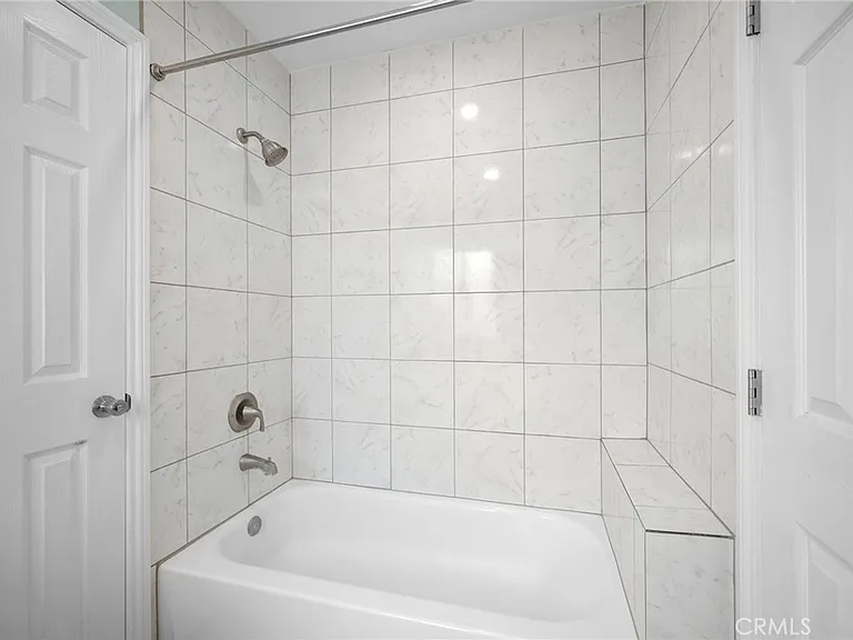 528 Ivy St — Photo 17
