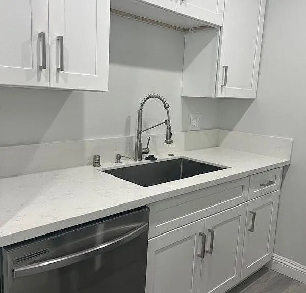 Canyon Creek Apartments B — Photo 1