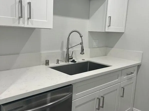 Canyon Creek Apartments B, 319 Garrison St #B-90, Oceanside, CA 92054