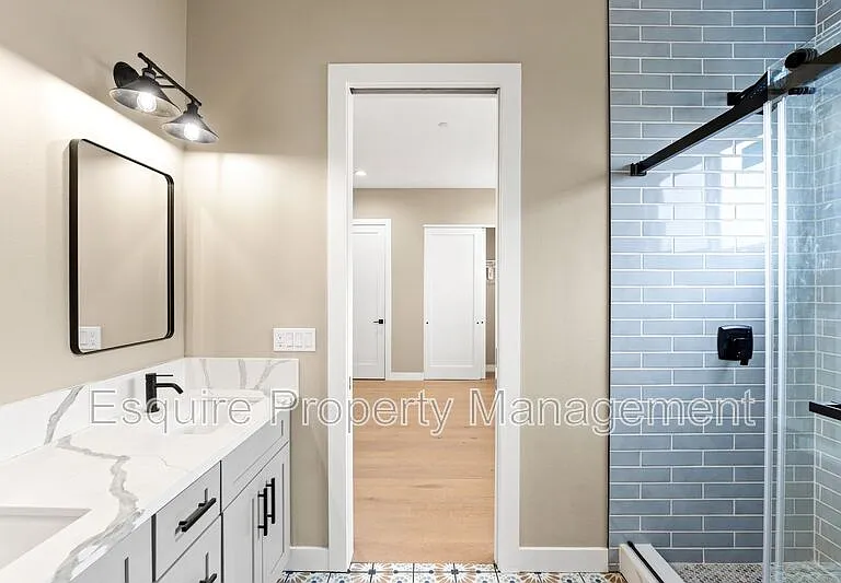 545 Carty Dr — Photo 16