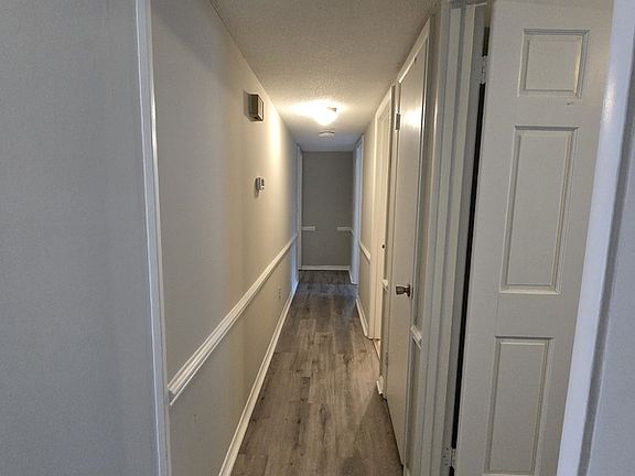 5th image of 1410 Suterland Rd