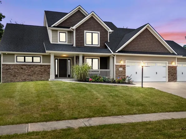 8215 Shady Lake Dr, Fort Wayne, IN 46804