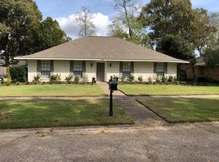 4941 Pinehill Dr, Baton Rouge, LA 70817