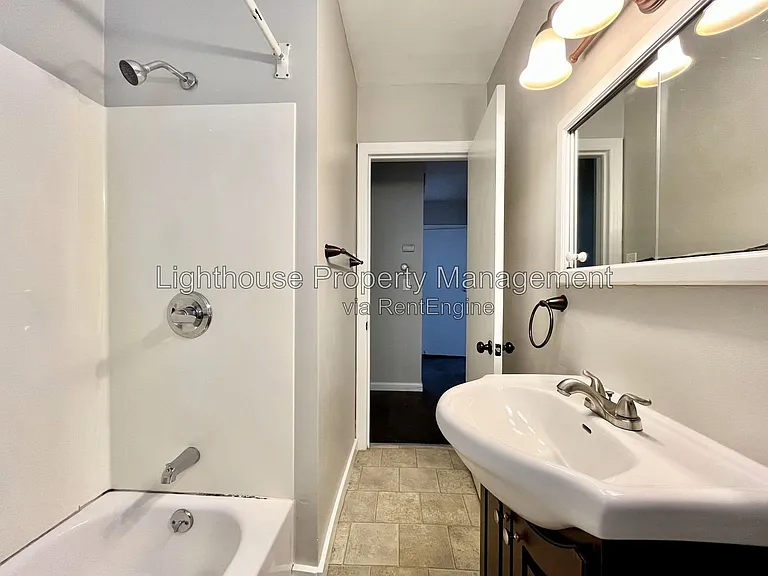 809 Eastern Ave NE — Photo 9