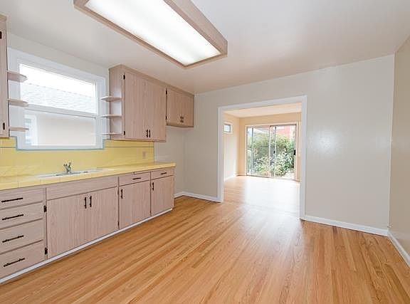 4th image of 107 McKinney Ave