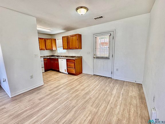 4th image of 606 Chestnut St