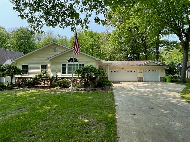 1st image of 991 W Higgins Lake Dr