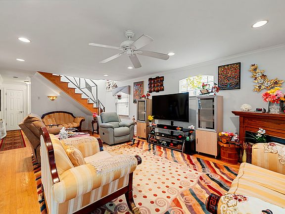 2nd image of 6224 N Kildare Ave