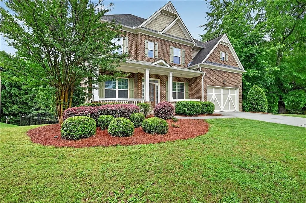 5 bed, 4.0 bath, 4208 sqft, $5,000 — Photo 1