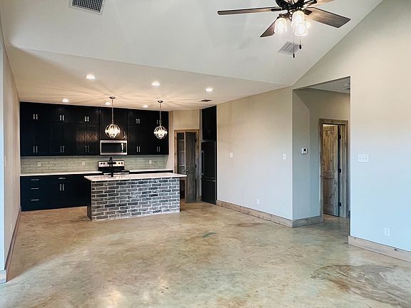 4th image of 315 Amistad Rd #B