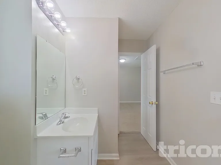 153 Cottage Lake Way — Photo 14