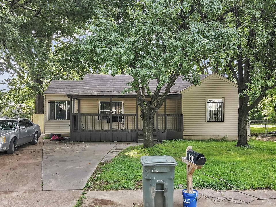 1st image of 607 Burlington Cir