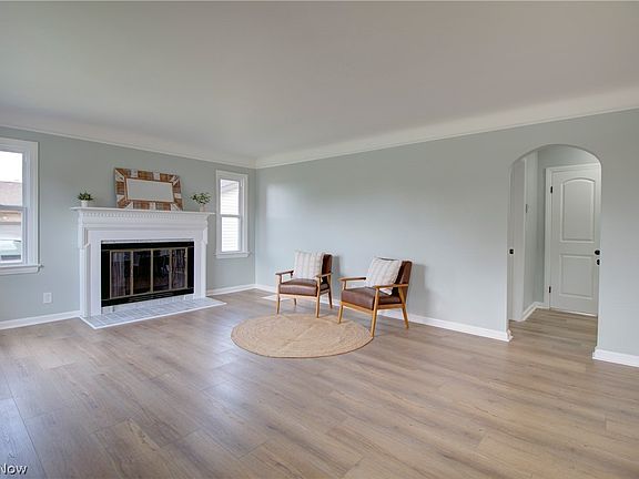 5th image of 6969 Broadview Rd