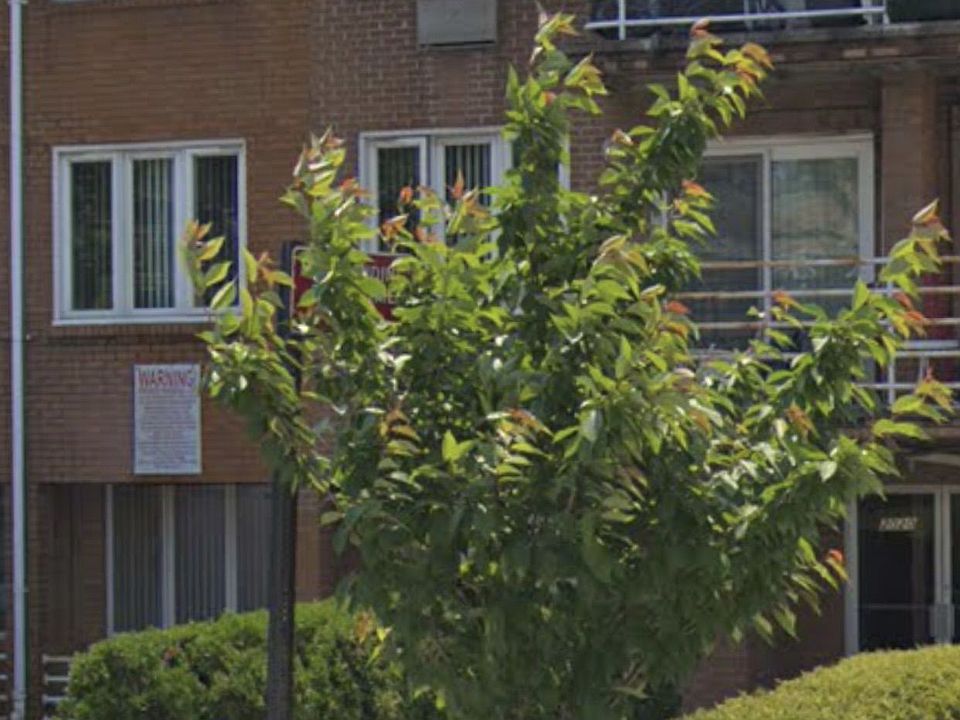 1st image of 2022 E 52nd St #2D