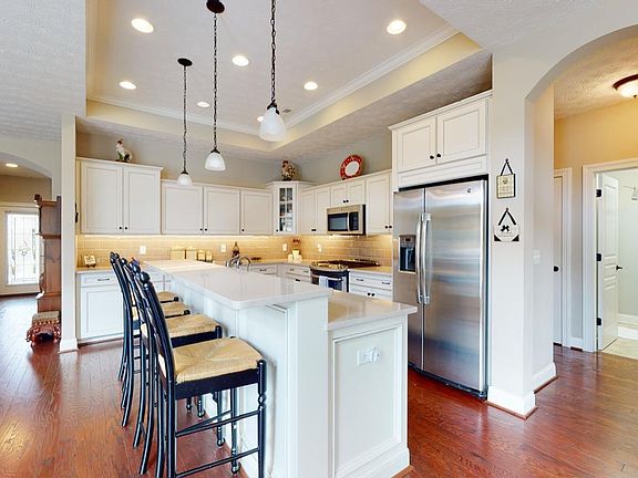 3rd image of 8370 Park Pl