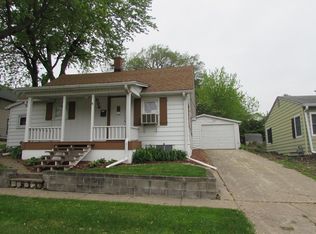 606 S 2nd St, Knoxville, IA 50138
