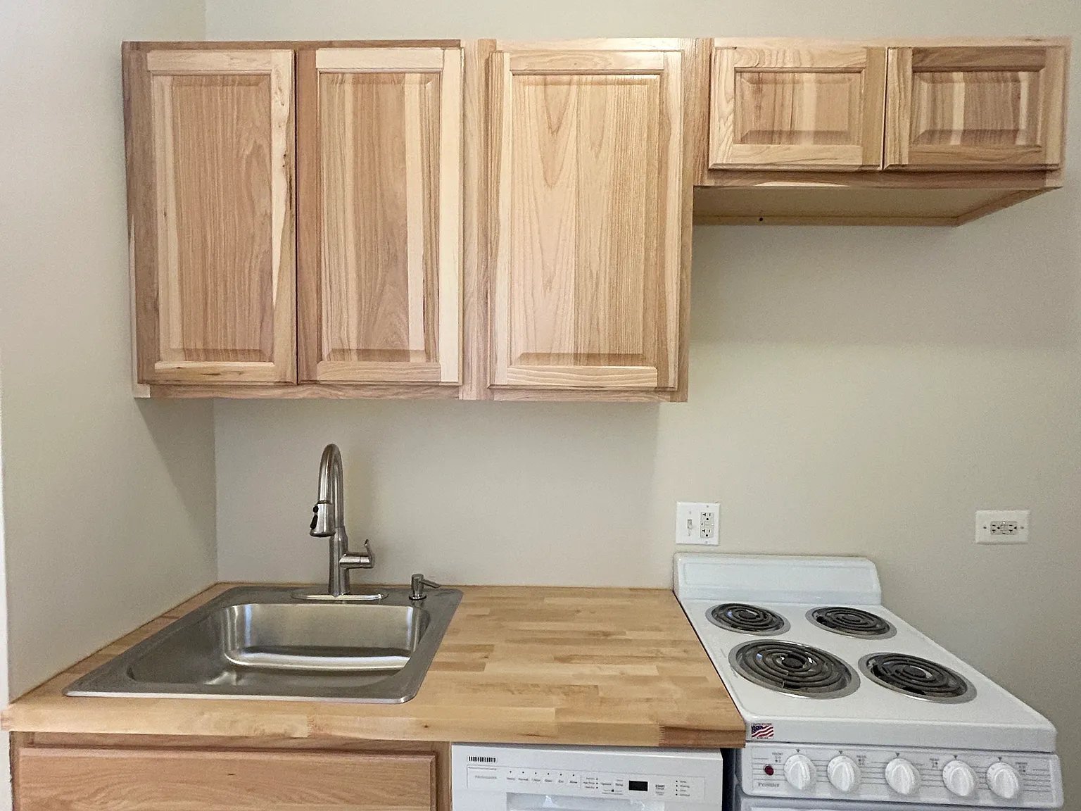 1347 W Touhy Ave — Photo 4