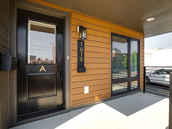 3rd image of 1616 Parkwood Ave