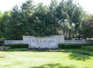 1046 Shoreline Dr, Aurora, IL 60504
