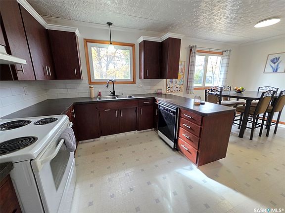3rd image of 503 Thompson Street