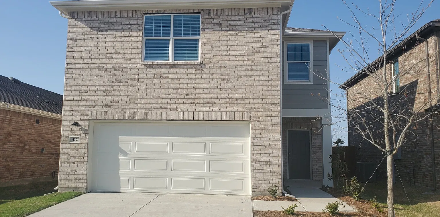 4 bed, 2.5 bath, 1718 sqft, $2,300 — Photo 2