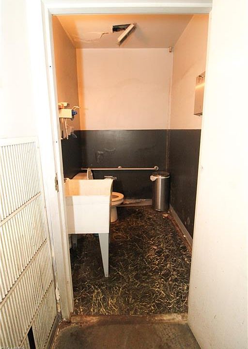 2nd image of 303 Robbins St