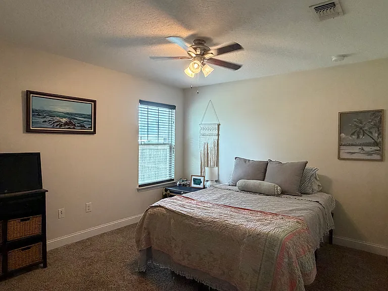 2046 Alhambra St — Photo 12