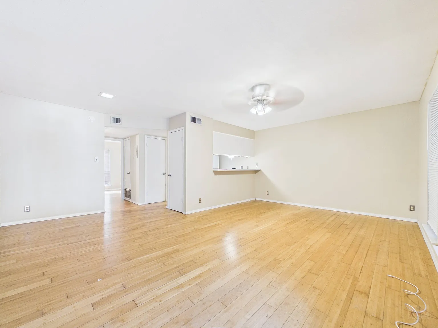 202 E 45th St Apt 203 — Photo 1
