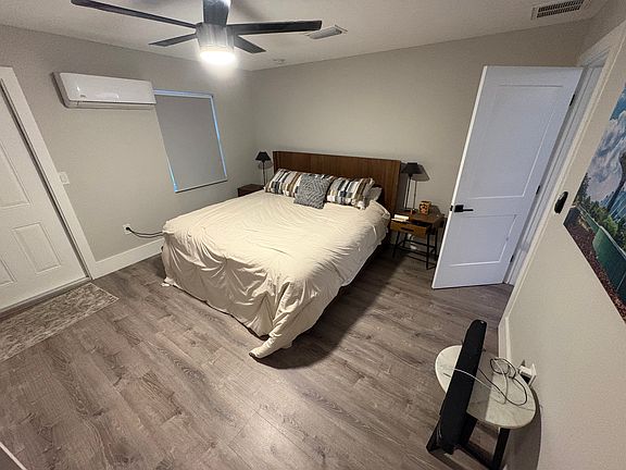 3rd image of 5517 Kiwanis Pl NE
