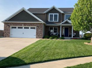 509 Northpoint Ct, Chatham, IL 62629