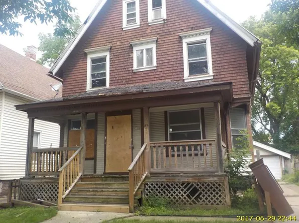 1320 W Locust St, Milwaukee, WI 53206