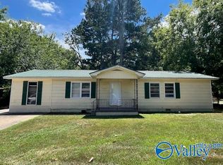 917 Carridale St SW, Decatur, AL 35601