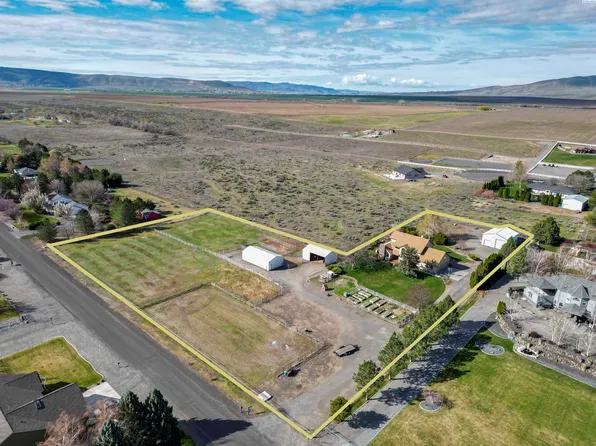98304 N Lenore Ln W, West Richland, WA 99353
