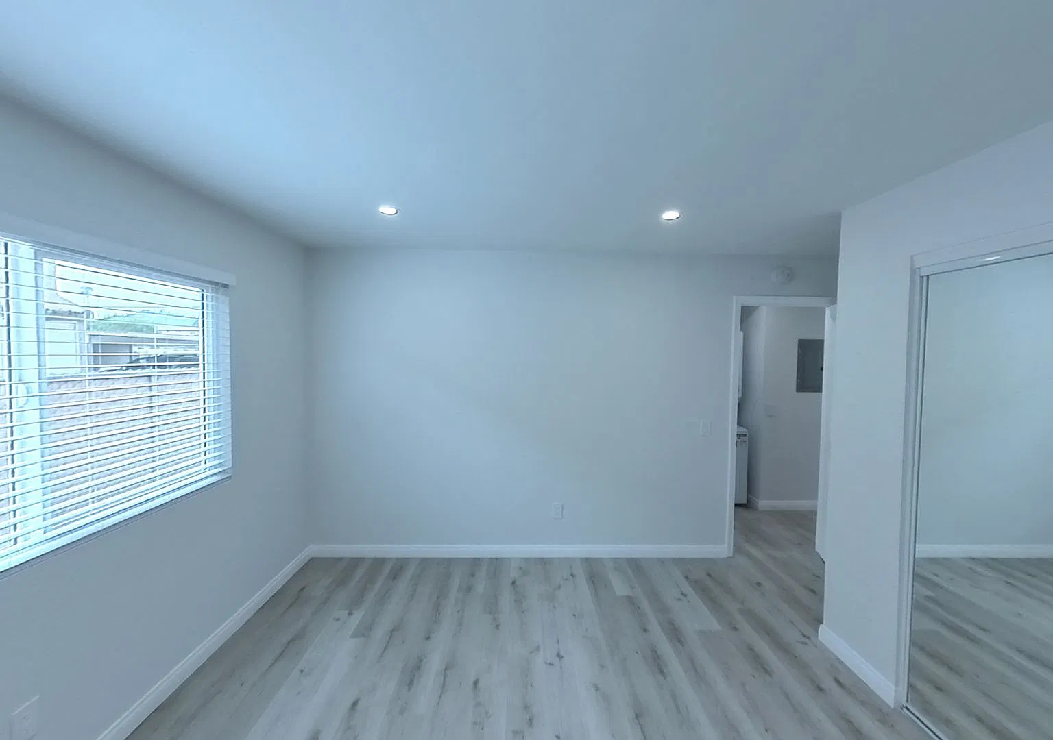 Coming Soon!! Renovated 2-Bedroom Apartment With In-Unit Washer/Dryer And Assigned Parking Space — Photo 1