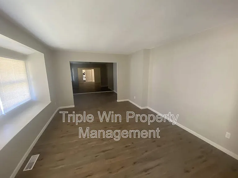 2372 Rockymont Dr — Photo 5
