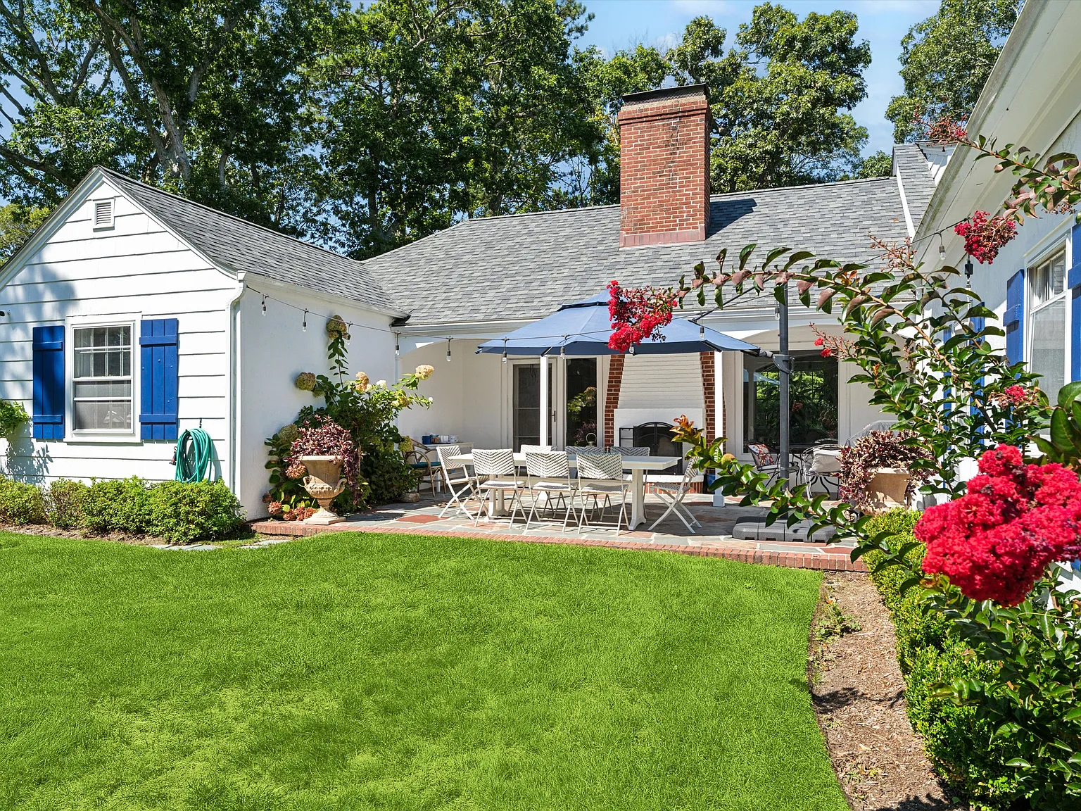 Chic Quiogue Beach Cottage — Photo 1